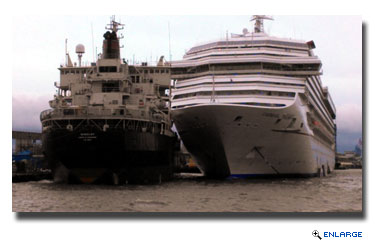 High winds last Wednesday caused Carnival Cruise Lines' Carnival Triumph to break free from its moorings last week while undergoing repairs in shipyard in Mobile.