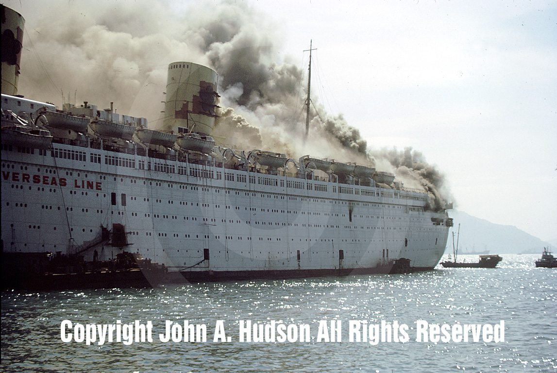 Classic Liners And Cruise Ships Queen Elizabeth