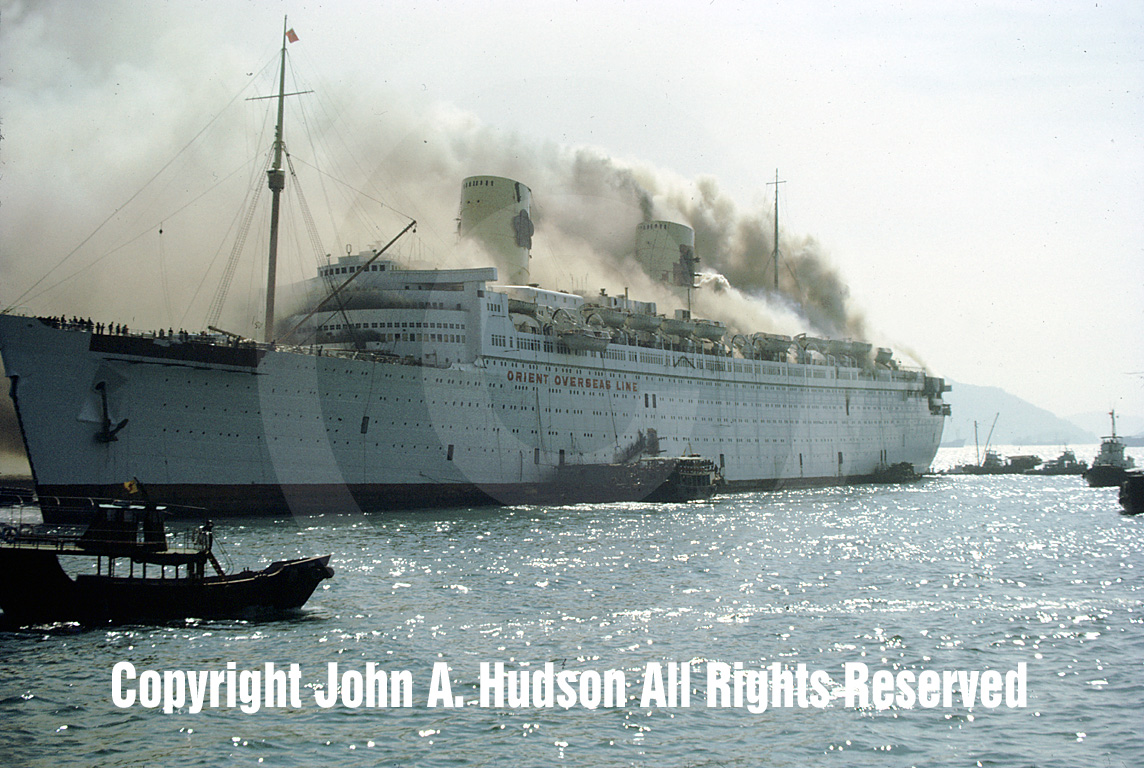 Classic Liners And Cruise Ships Queen Elizabeth